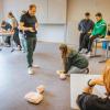 Bei der Pflege-Schnitzeljagd konnten Schülerinnen und Schüler der Landsberger Johann-Winklhofer-Realschule (JWR) den Pflegeberuf spielerisch kennenlernen.